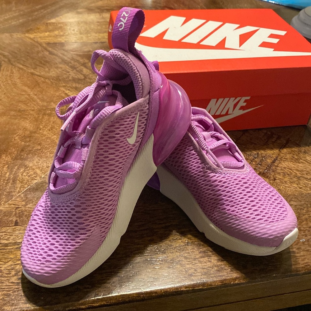 Girls Nike Air27C
